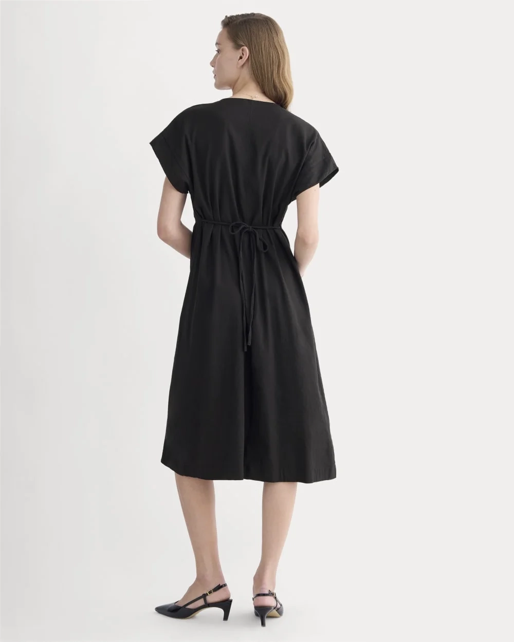 The Tie-Back Dress in Stretch Linen | Black (5)