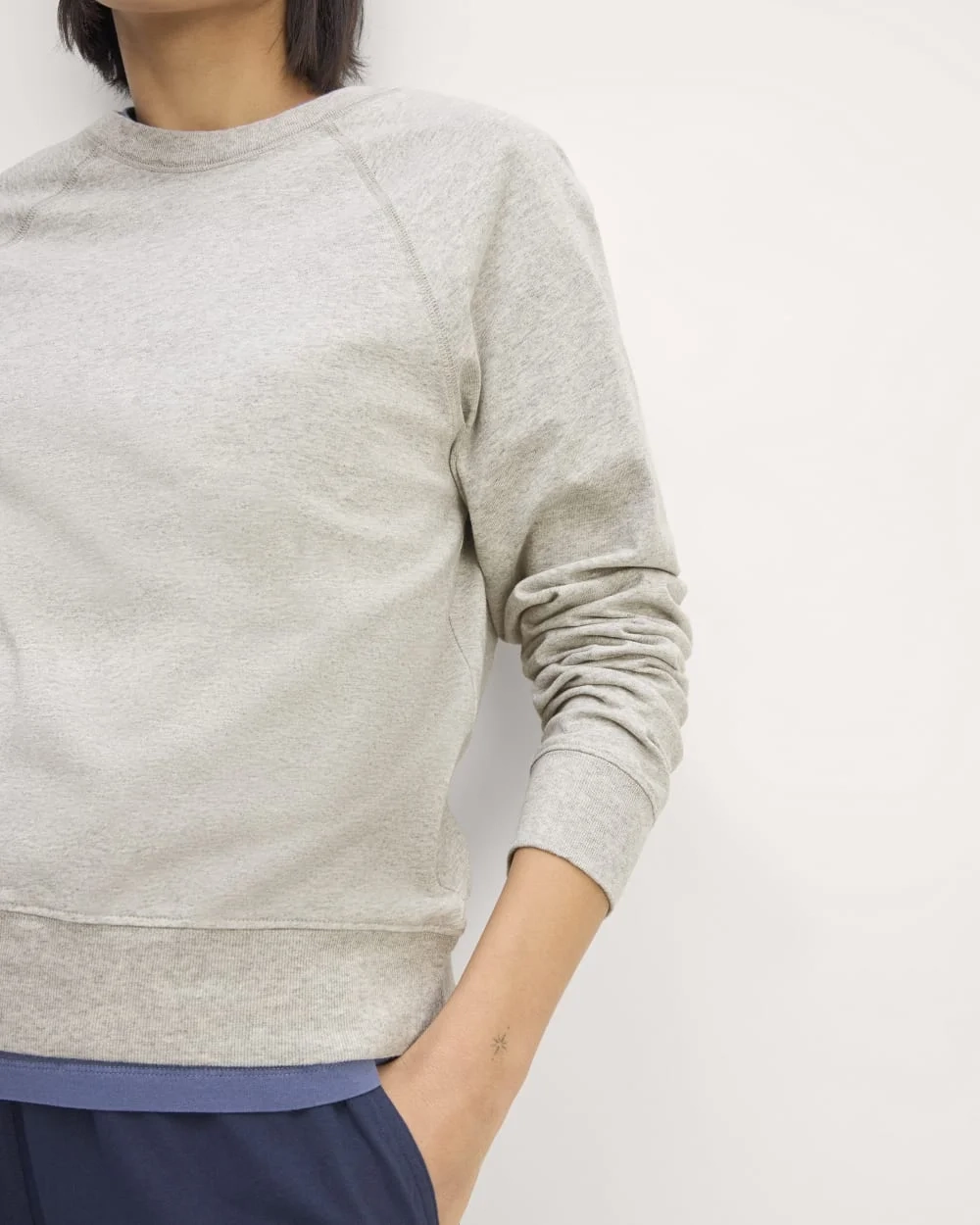 The Off-Duty Long-Sleeve Tee | Pale Heather Grey (5)