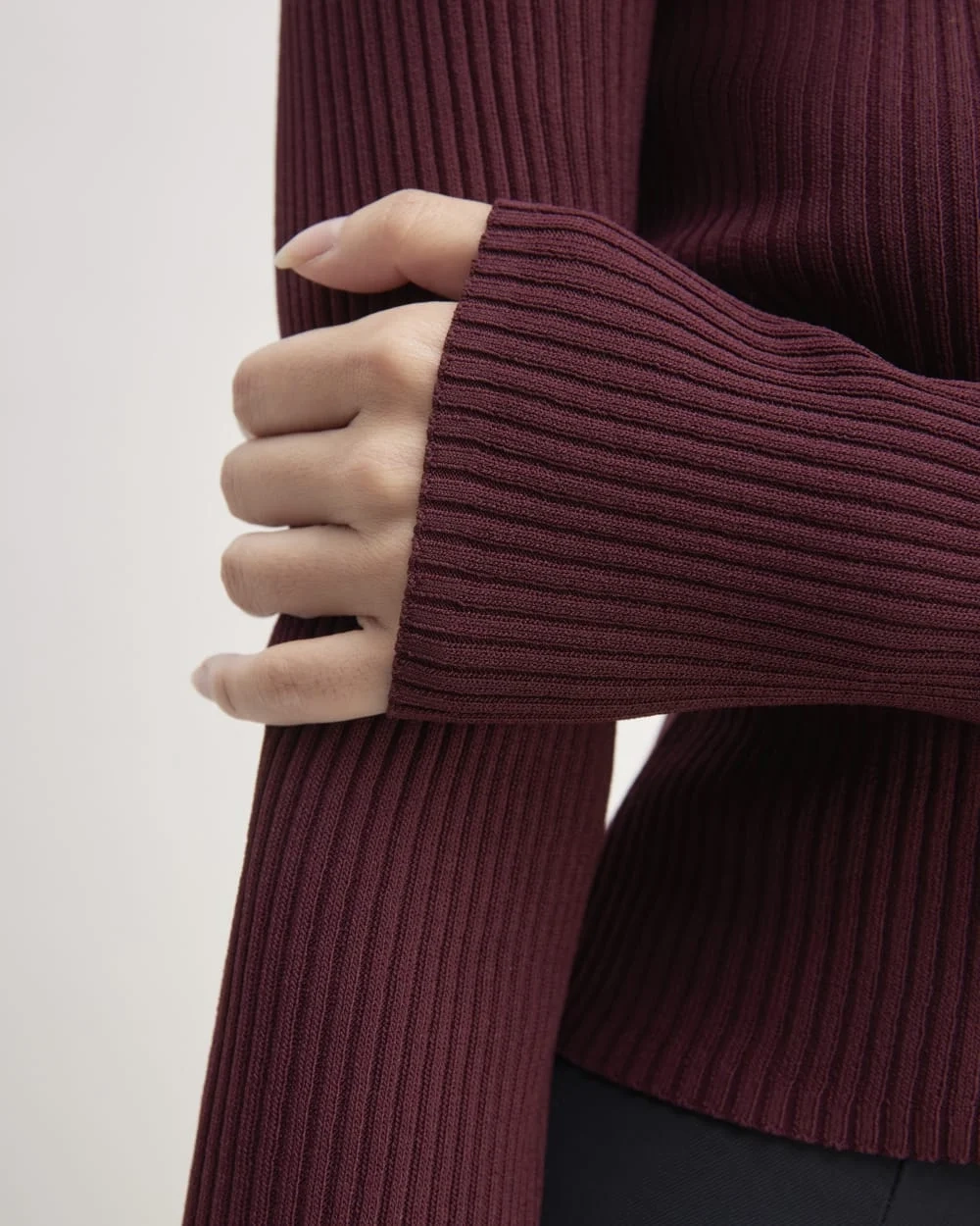 The Ribbed Cropped Cardigan | Burgundy (4)