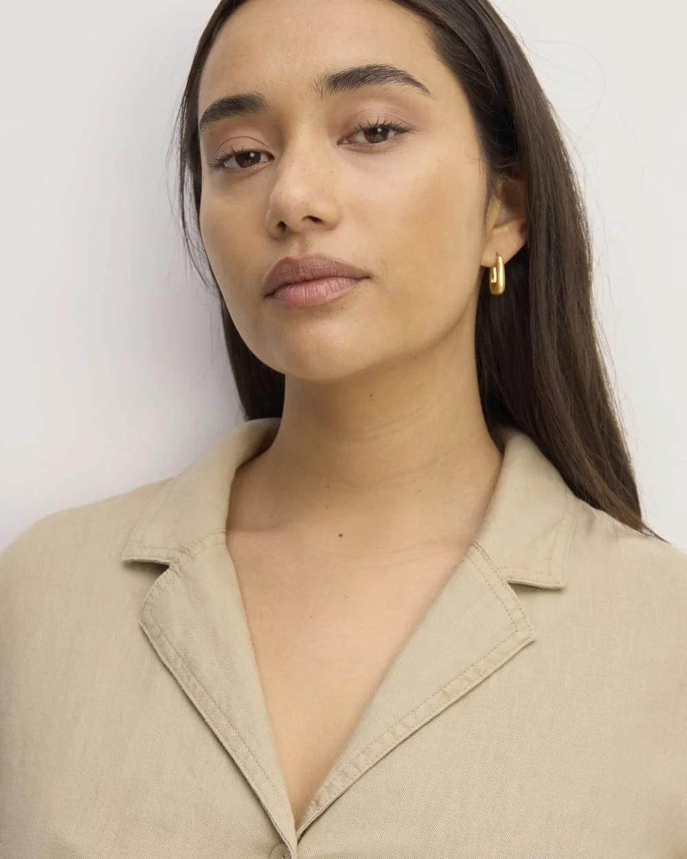 The Shirtdress in Linen | Trench Coat Khaki (3)