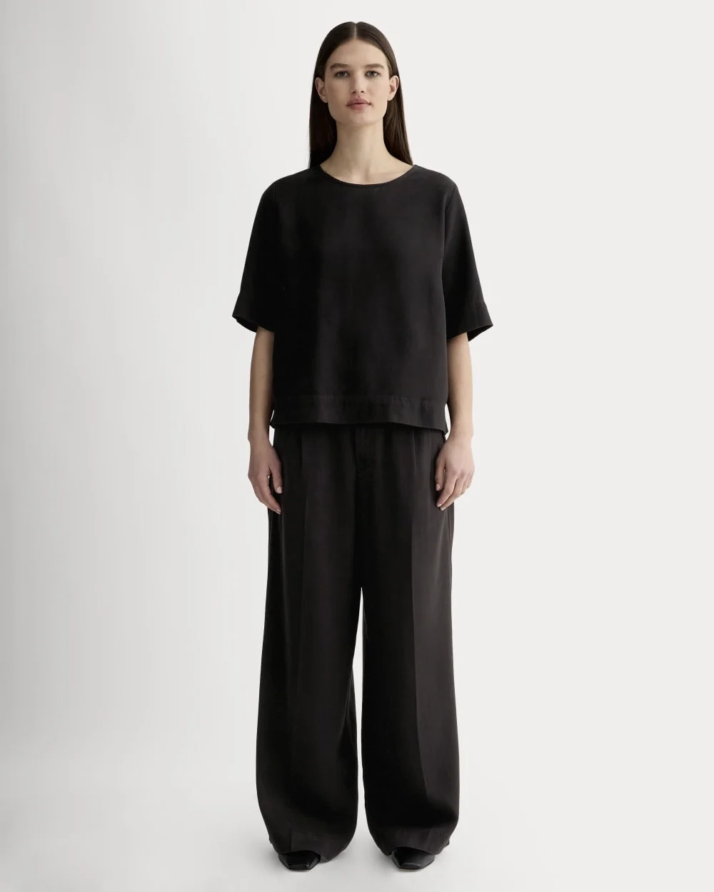 The Relaxed Tee in Buttersoft | Black (3)