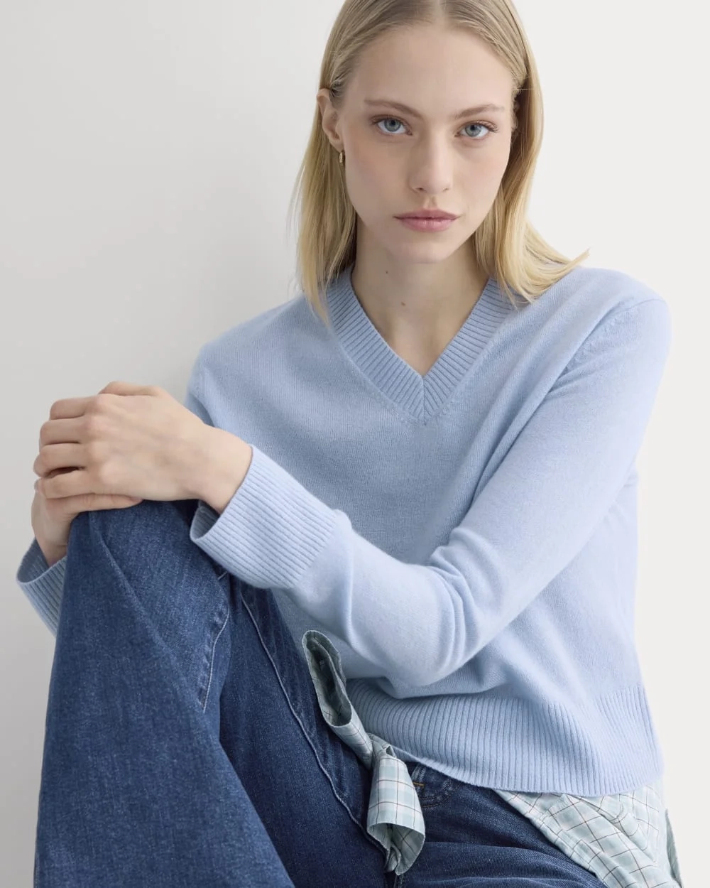 Cashmere Cropped High-V Sweater | Open Air Blue (5)