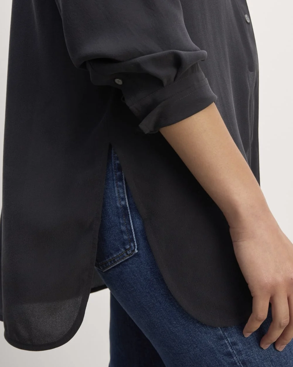 The Boyfriend Shirt in Washable Silk | Black (4)