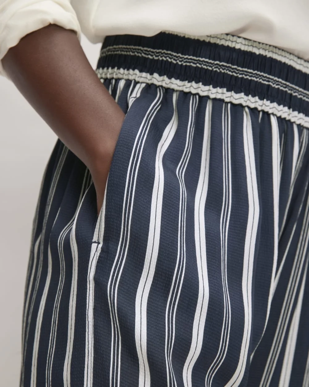 The Satin Pull-On Pant |  Navy / Bone (5)