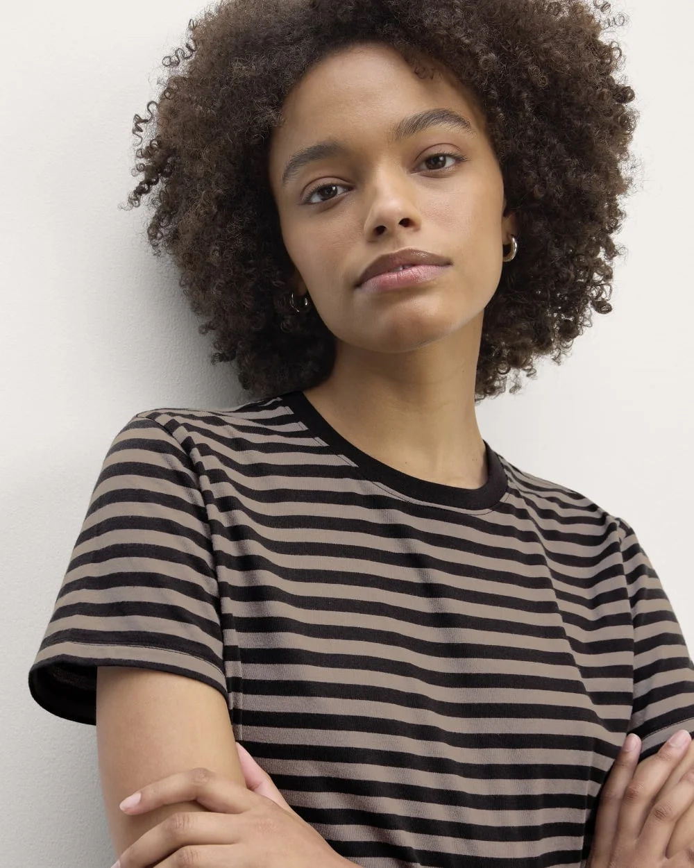 The Box-Cut Tee in Essential Cotton | Artist Clay / Black | No Pocket (4)