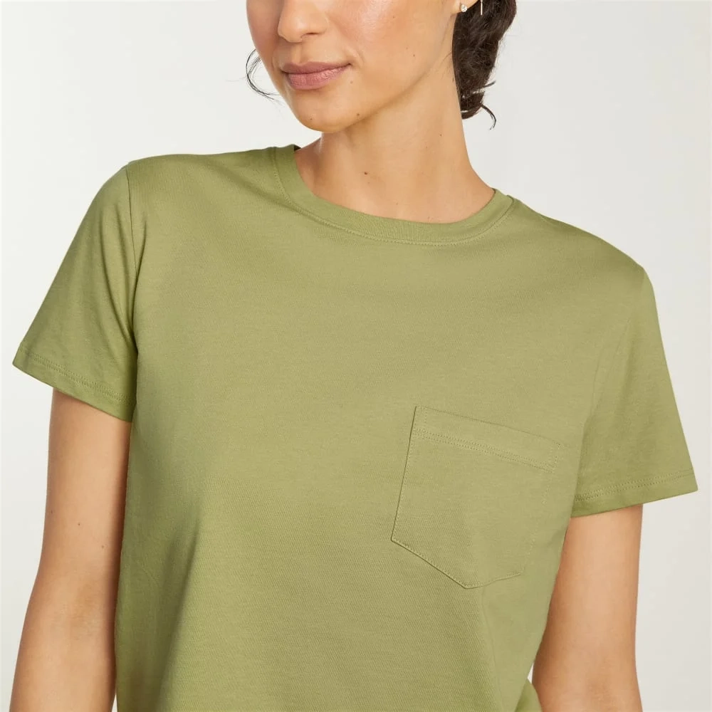 The Box-Cut Tee in Essential Cotton | Leek | Pocket (4)
