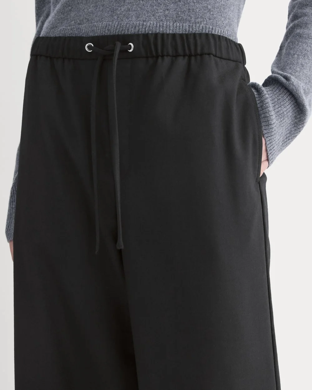 The Pull-On Trouser in Tailor Twill | Black (7)