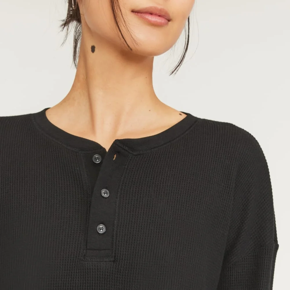 The Organic Cotton Waffle Henley | Black (3)