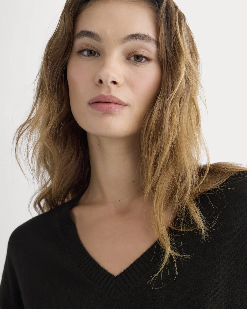 The Classic V in Cashmere | Black (4)