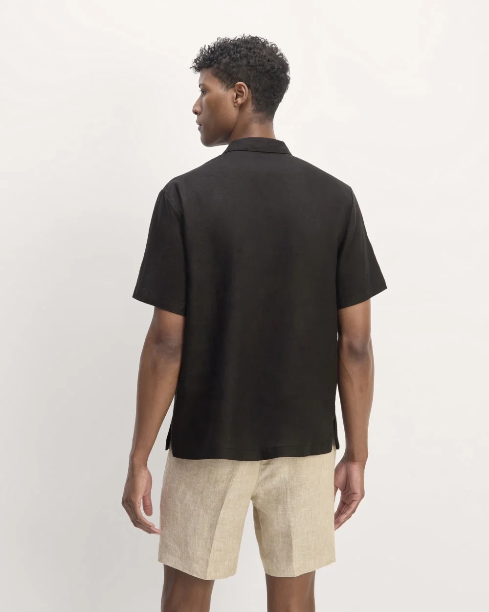 The Linen Short-Sleeve Popover Shirt | Black (4)