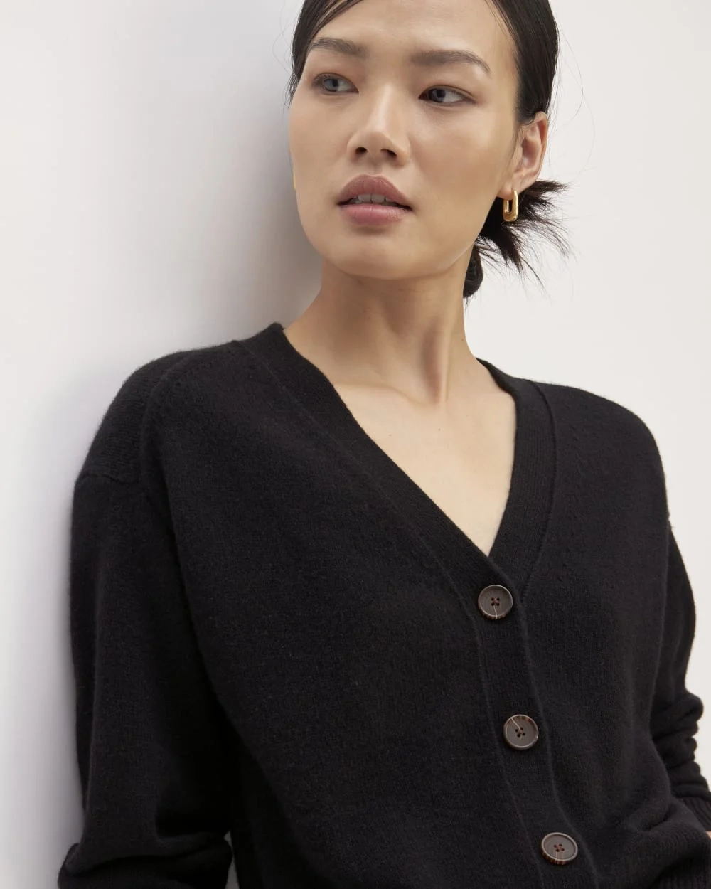 The Cashmere Cardigan | Black (5)
