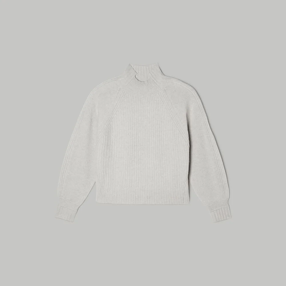 The Cashmere Ribbed Turtleneck | Pale Heathered Grey (4)