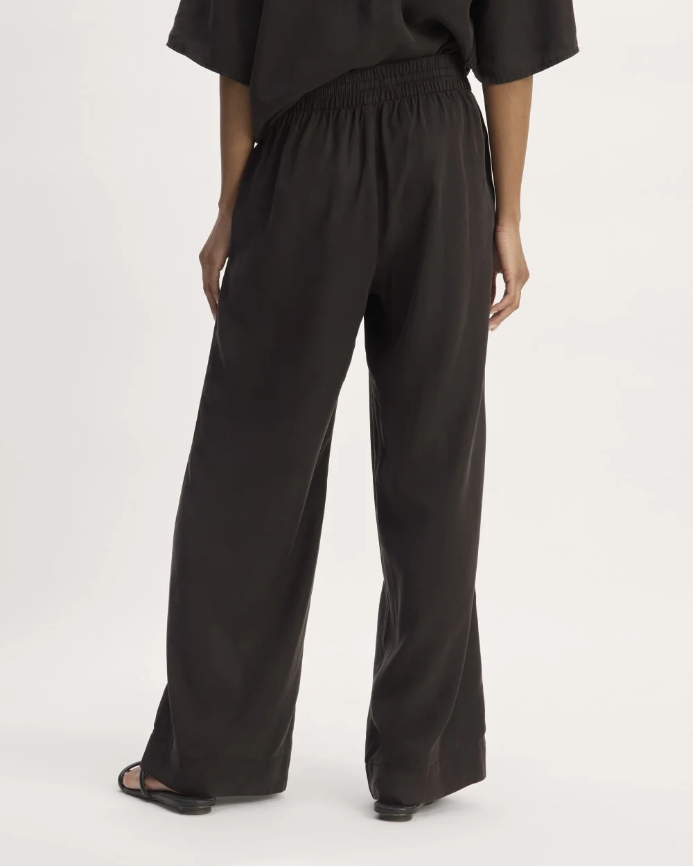 The Wide-Leg Pant in Butterlite | Black (5)