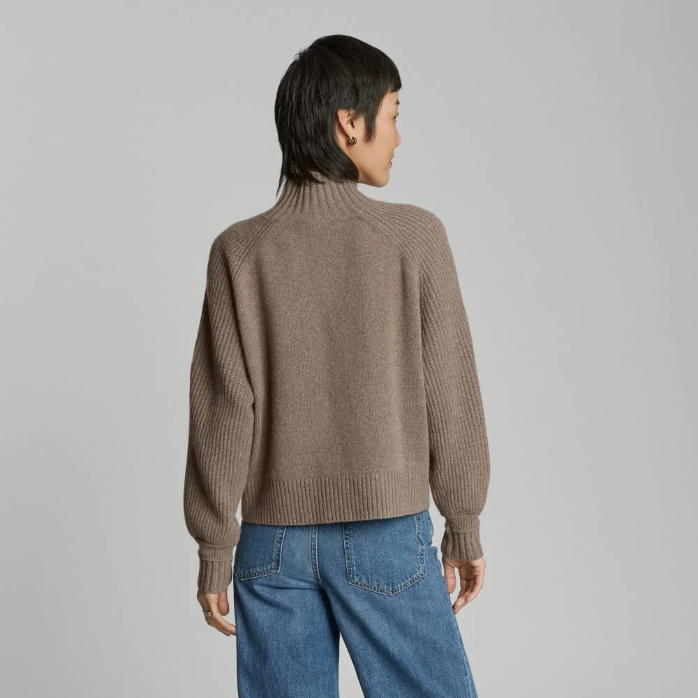 The Cashmere Ribbed Turtleneck | Heathered Taupe Grey (5)