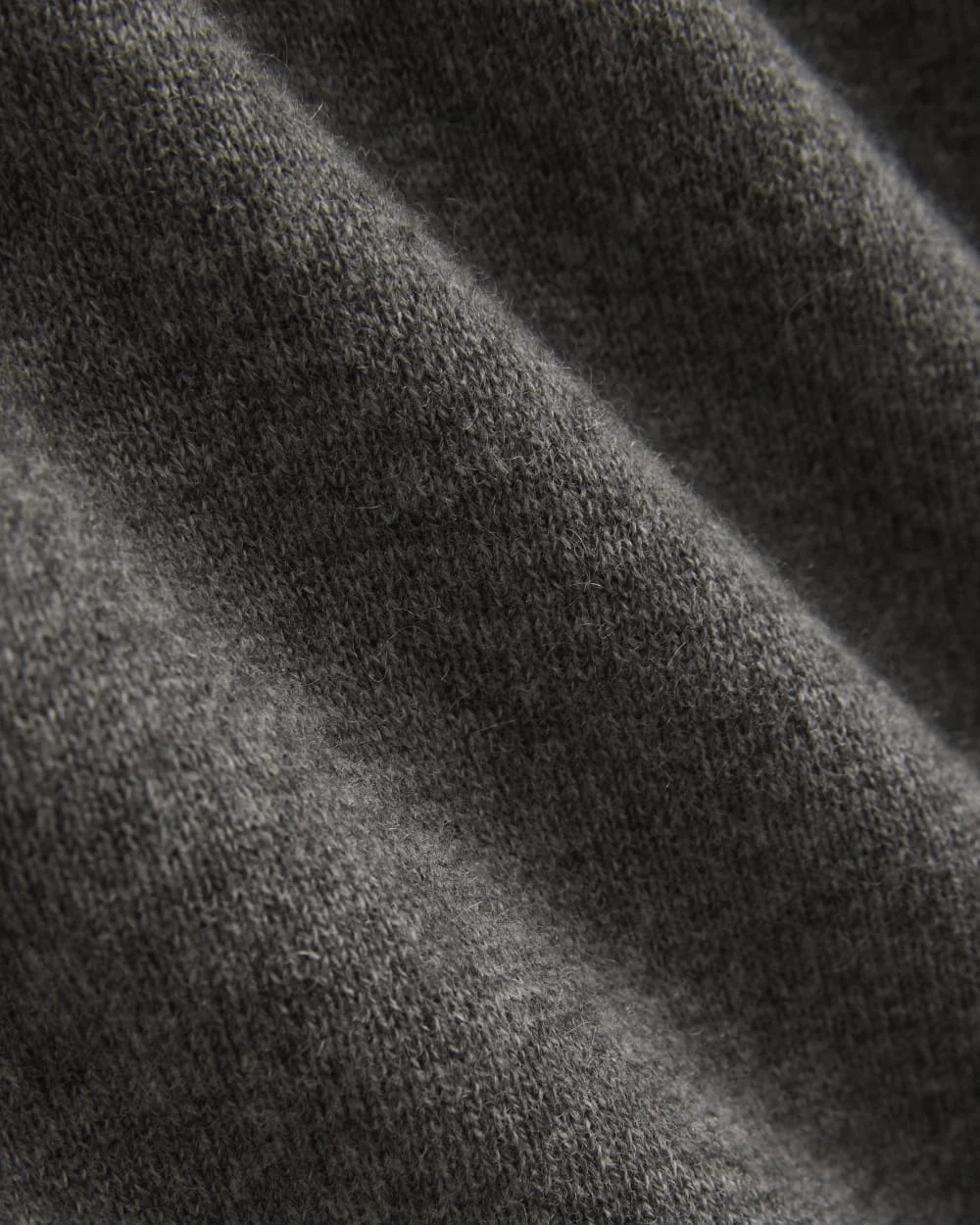 The Classic V in Cashmere | Heather Charcoal (6)