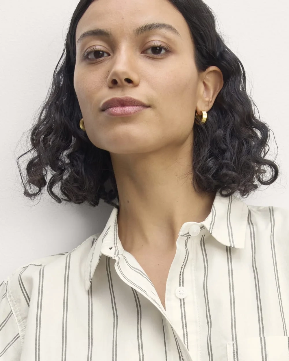 The Way-Short Shirt in Silky Cotton | Bone / Black (5)