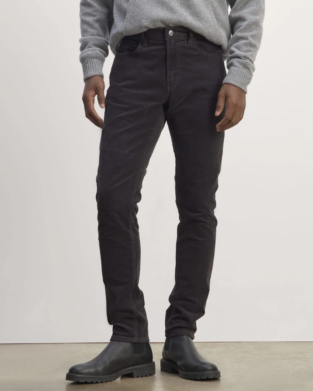 The 5-Pocket Pant in Corduroy | Graphite (4)
