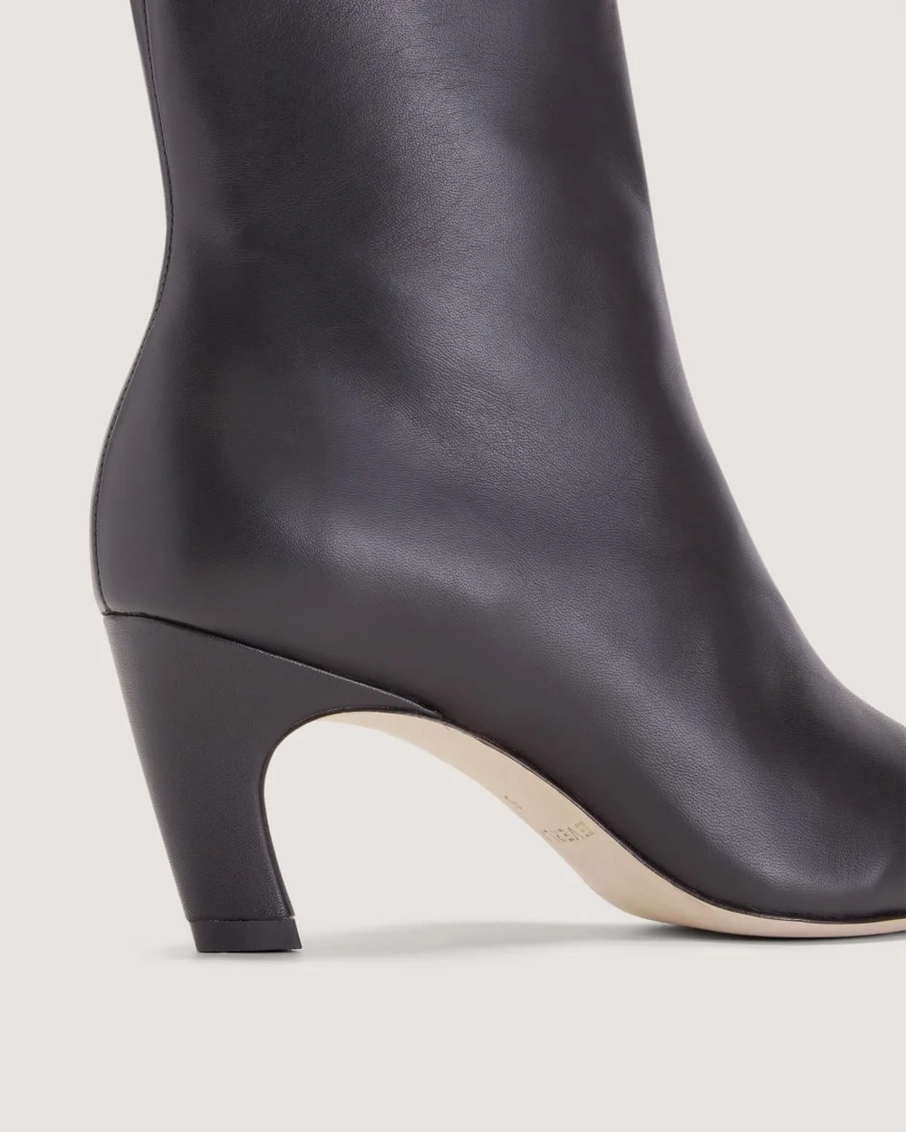 The Short Banana Boot | Black (2)