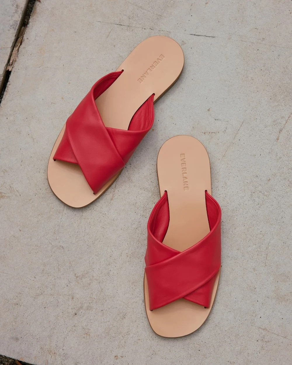 The Day Crossover Sandal | Classic Red (5)