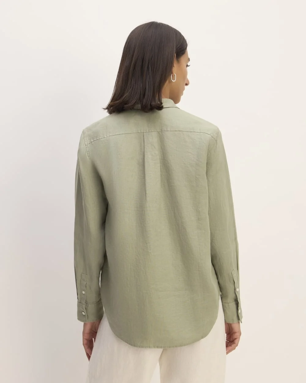 The Must-Have Shirt in Linen | Sage Green (5)