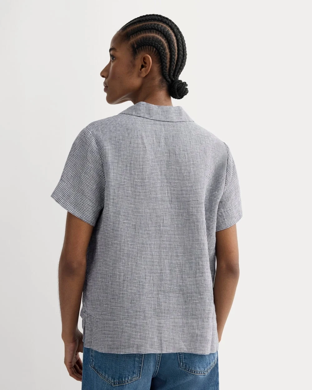 The Notch Shirt in Linen | Midnight Navy Gingham (5)