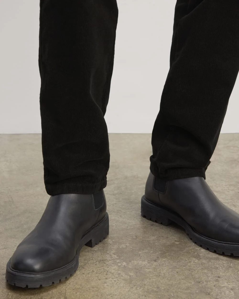 The Corduroy Trouser | Black (5)