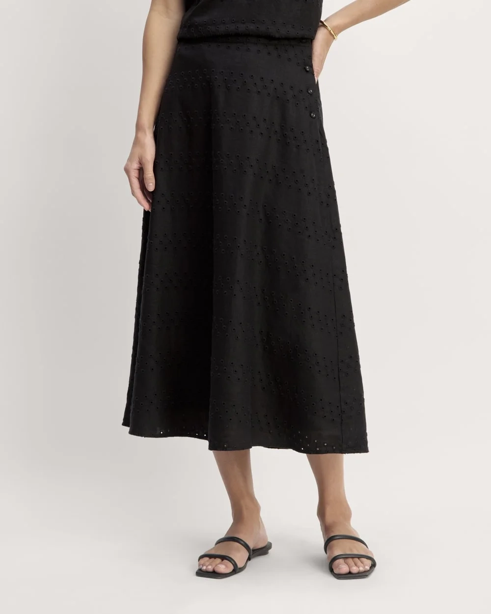The Linen Eyelet Midi Skirt | Black Eyelet (5)