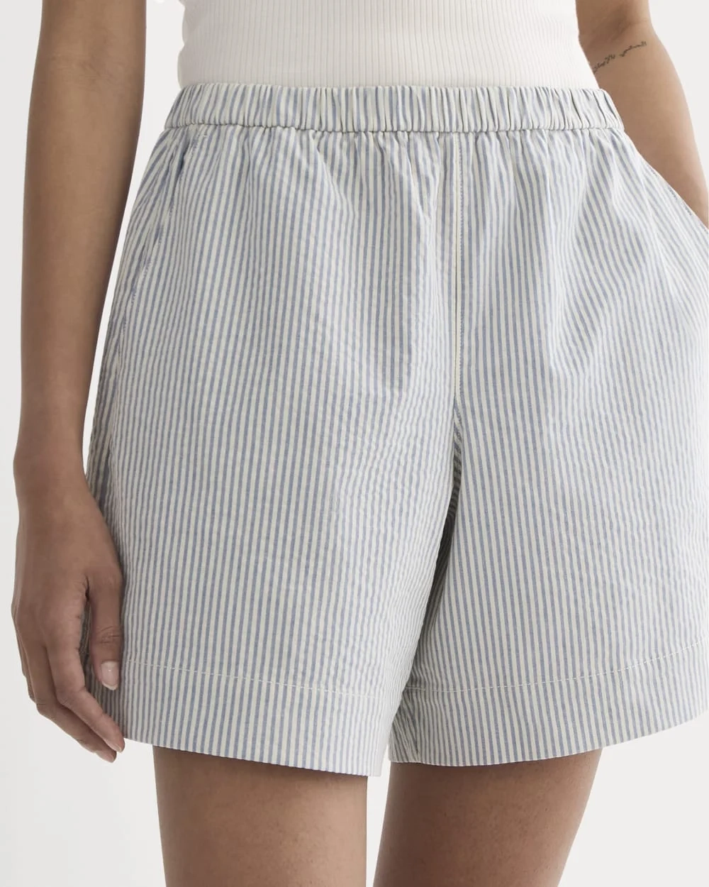 The Seersucker Pull-On Short | Dutch Blue / Natural (2)