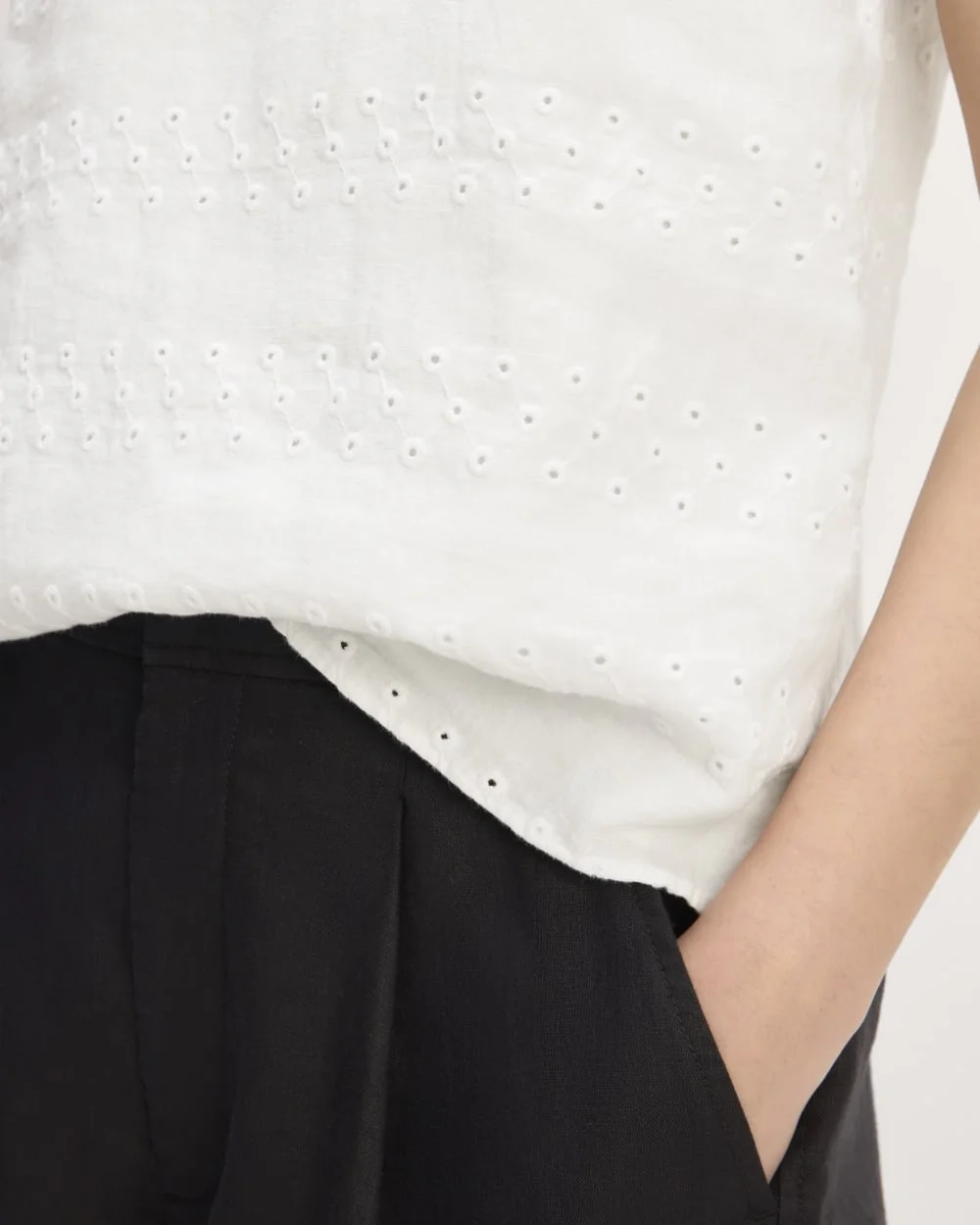 The Linen Eyelet Scoop-Neck Tank | White Eyelet (3)