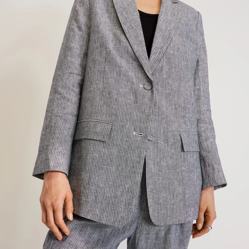 The Oversized Blazer in Linen | Canvas Tan / Navy (5)