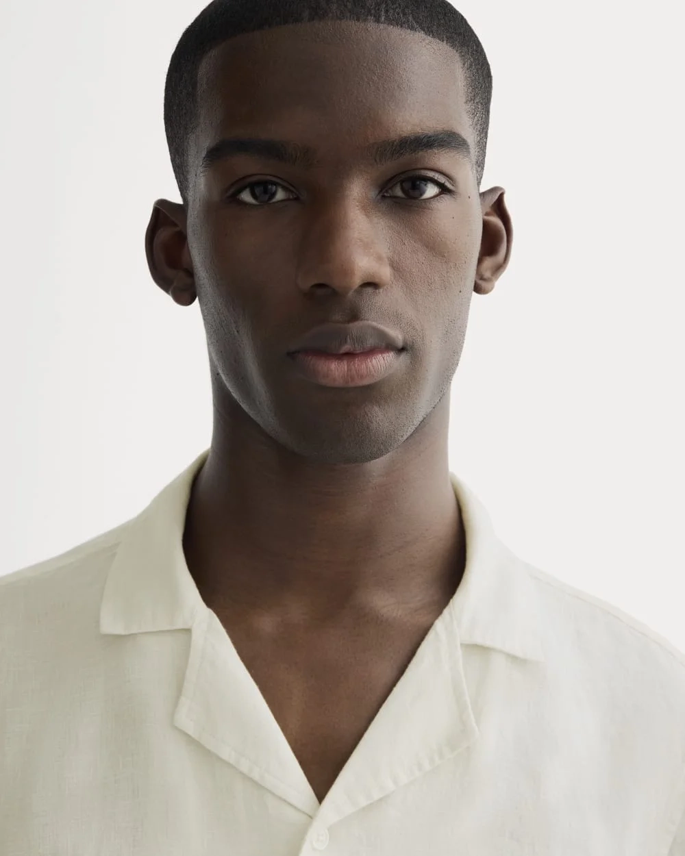 The Resort Shirt in Linen | Natural Chambray (5)