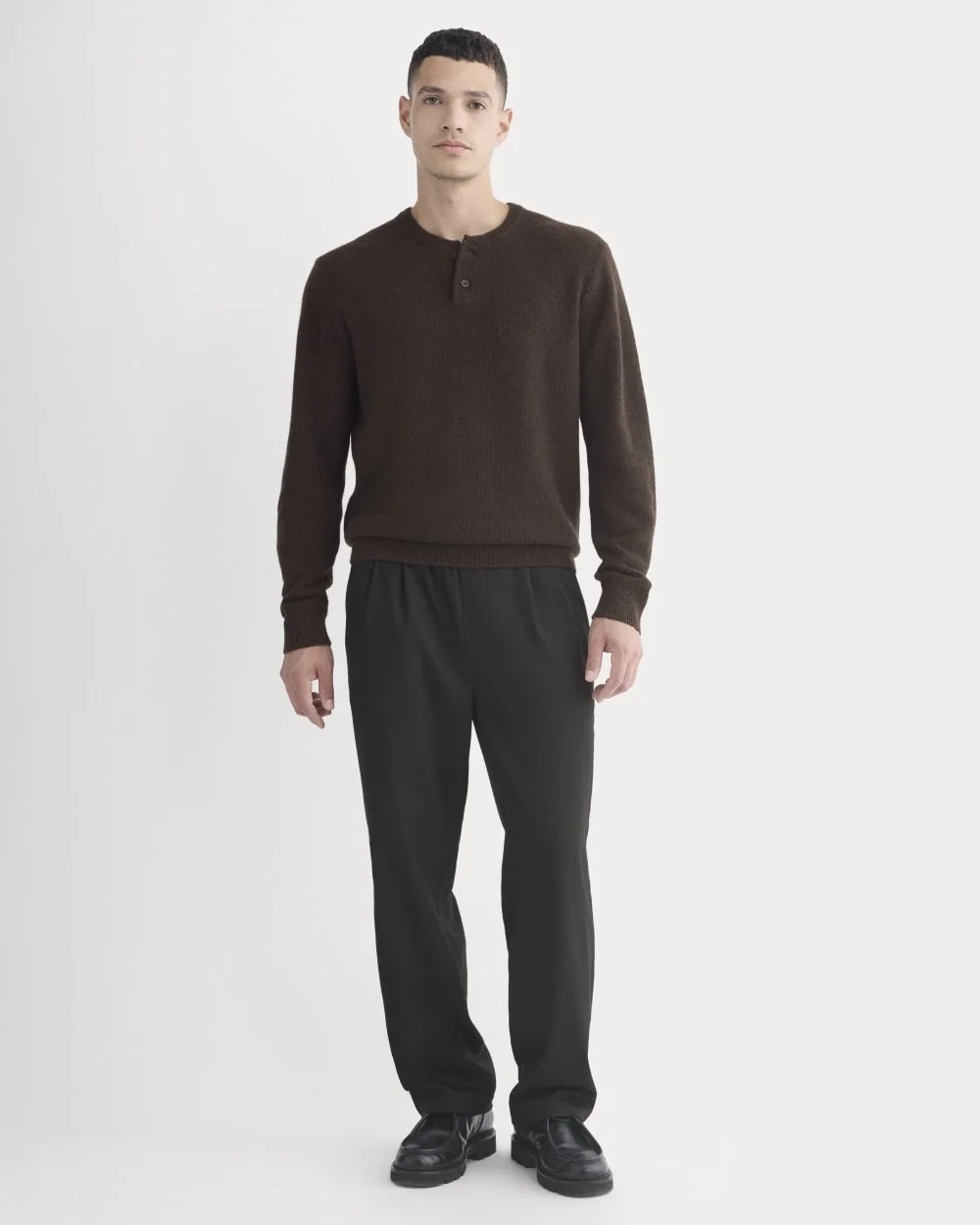 Henley in Wool Cashmere | Americano (6)