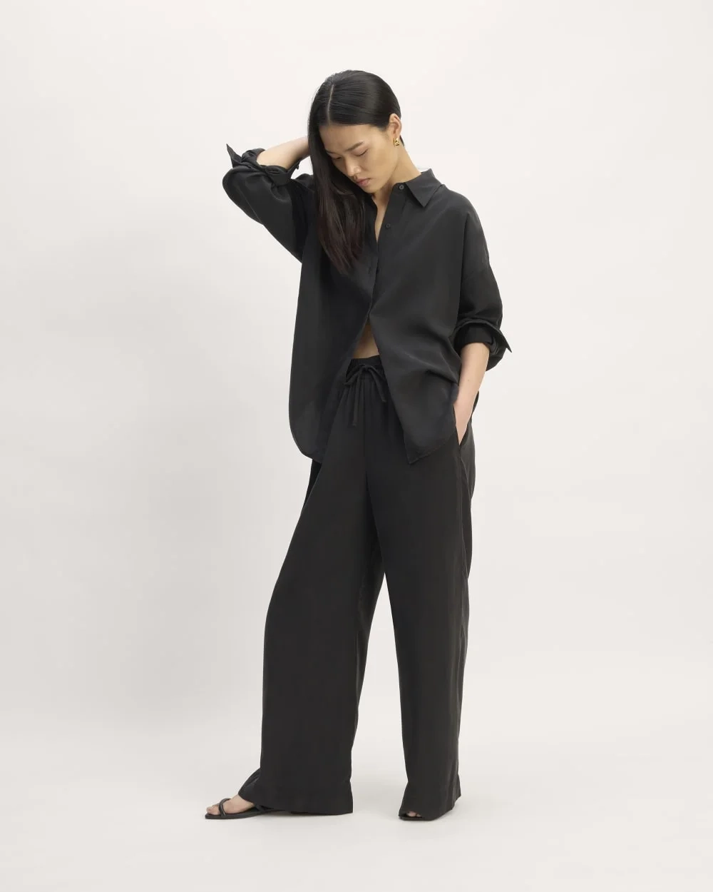 The Oversized Shirt in Butterlite | Black (5)