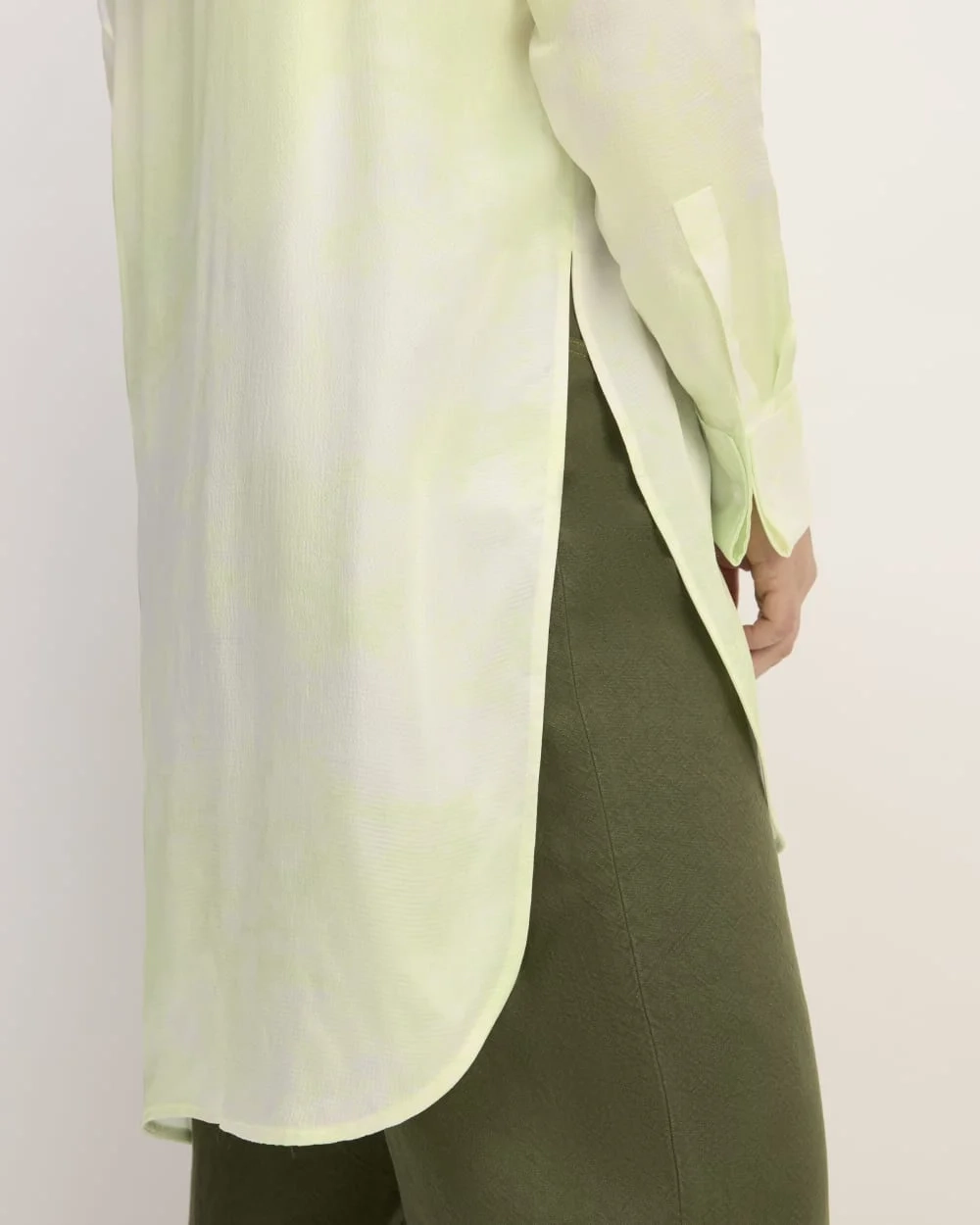 The Everlane x Marques' Almeida Satin Tie-Dye Shirt | Seafoam Tie-Dye (4)
