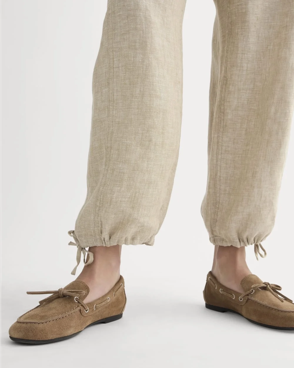 The Cargo Curve Pant in Linen | Cornstalk Chambray (5)