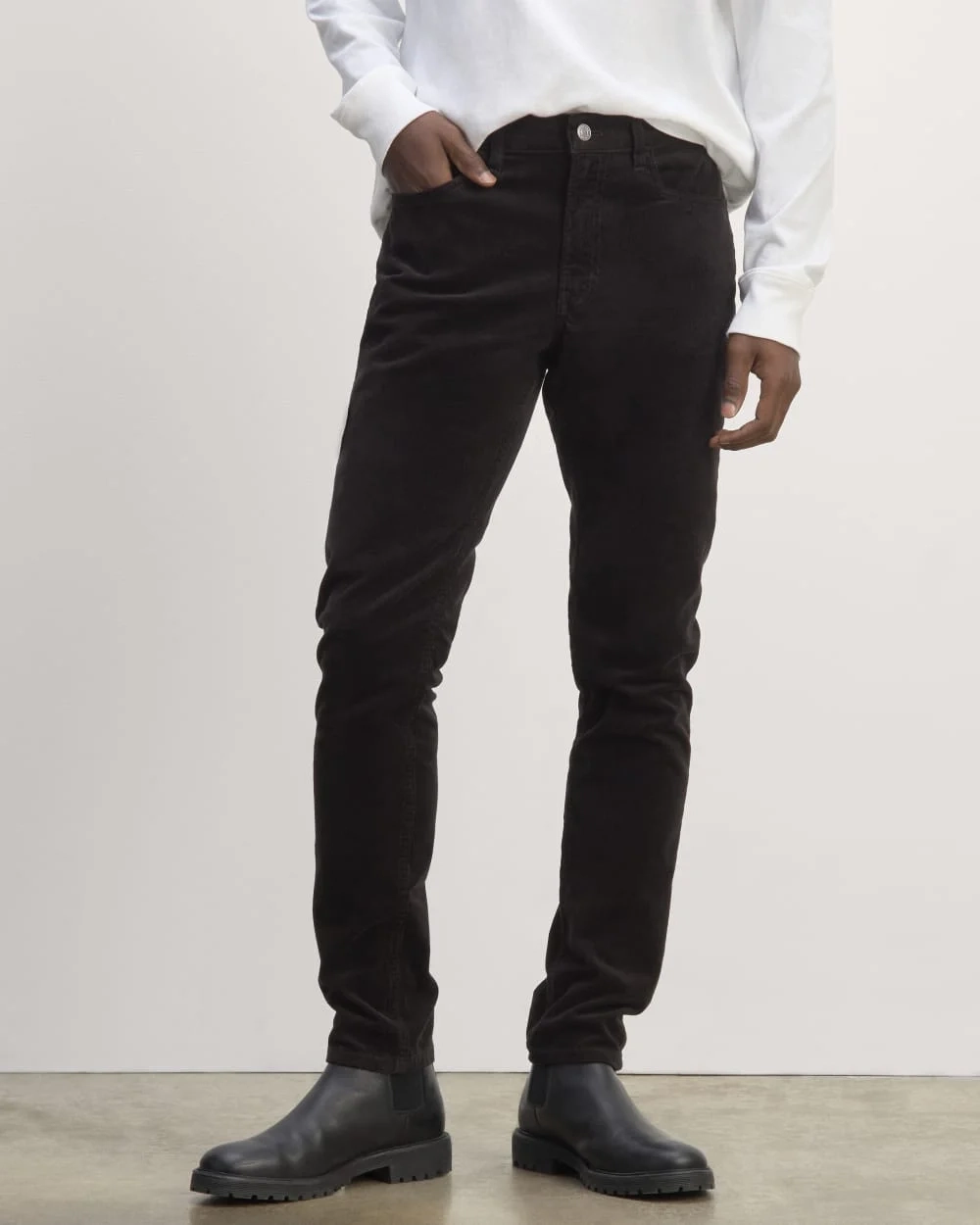 The 5-Pocket Pant in Corduroy | Black (6)