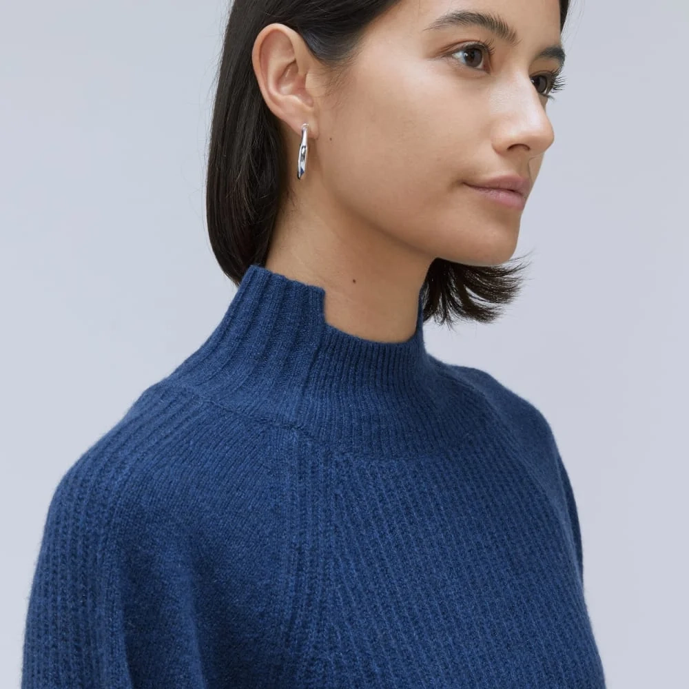 The Cashmere Ribbed Turtleneck | Bright Navy (5)