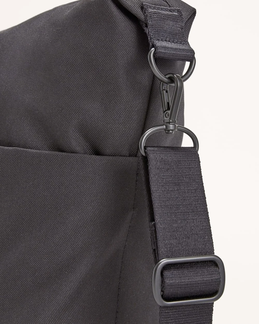 The ReNew Transit 3-Way Tote | Black (8)