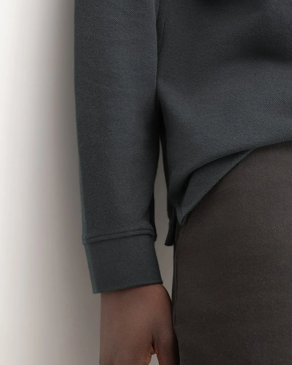 The Long-Sleeve Pique Polo | Heathered Graphite (5)