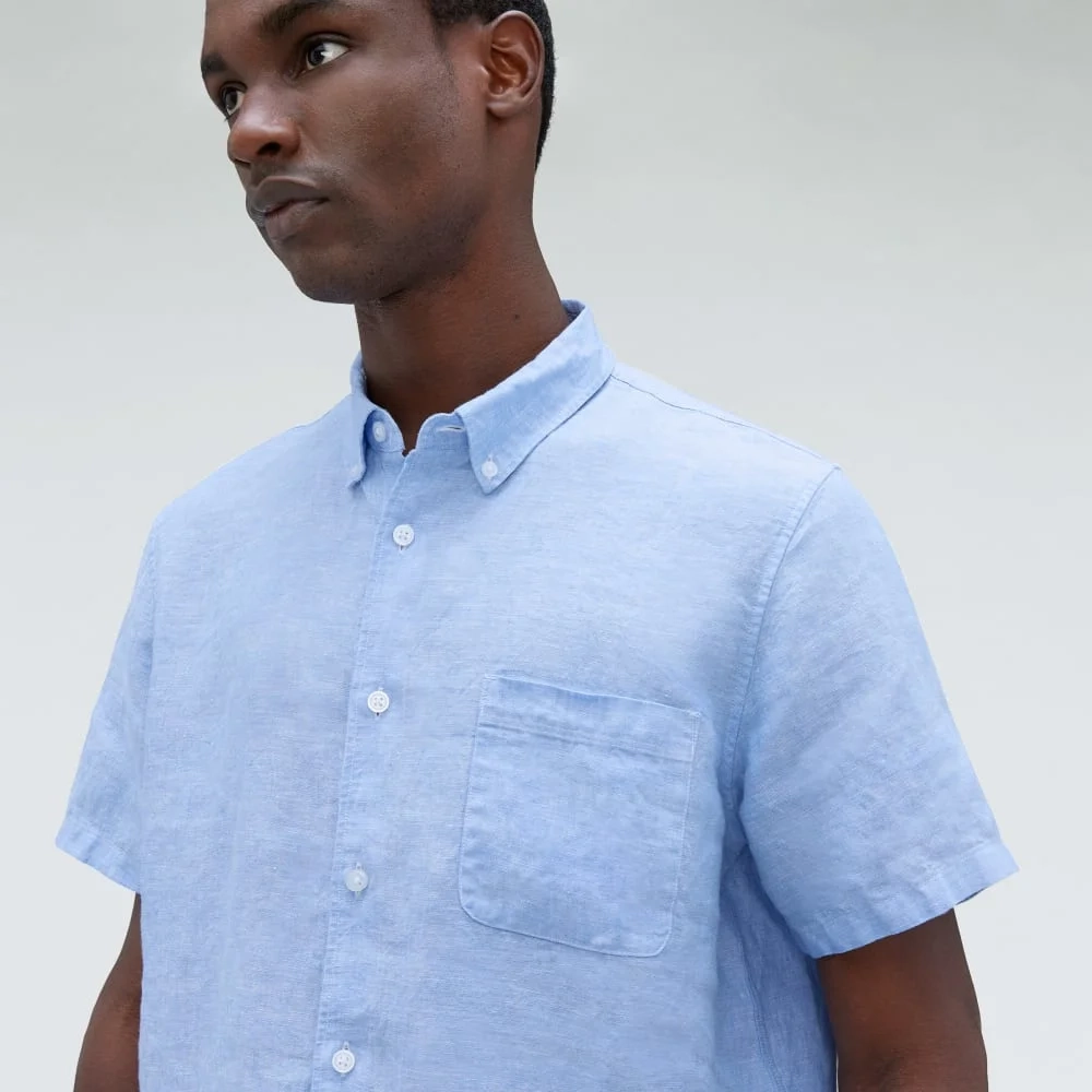 The Classic Short-Sleeve Shirt in Linen | Light Blue (5)