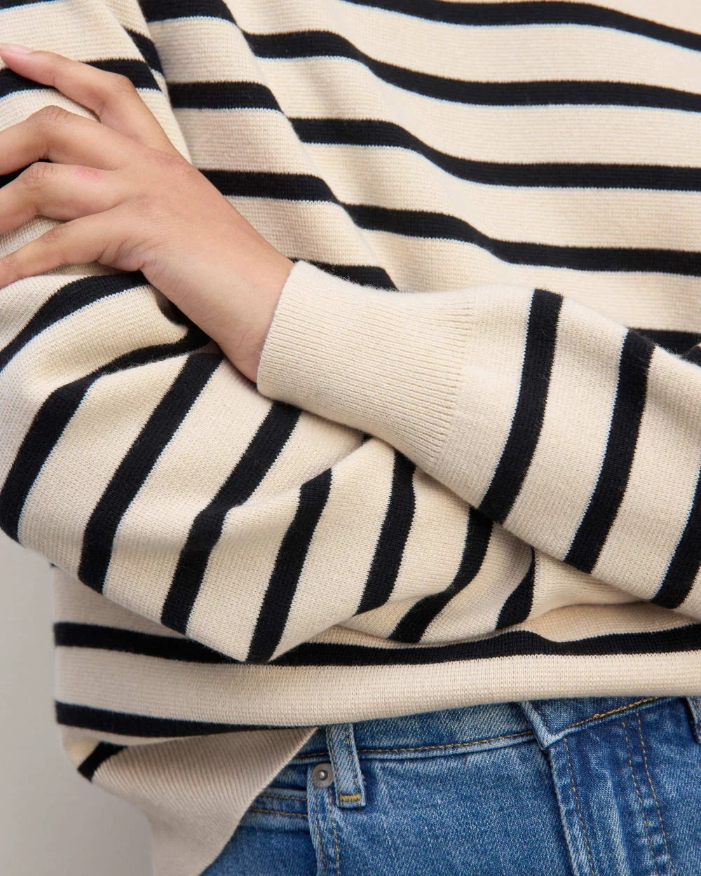 The Mariner Crew Sweater | Canvas / Black (4)