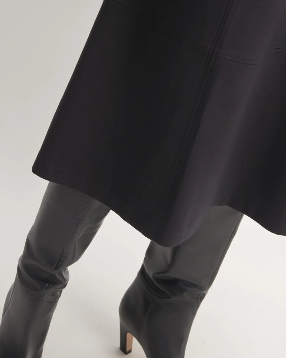 The Dream Short-Sleeve Dress | Black (5)