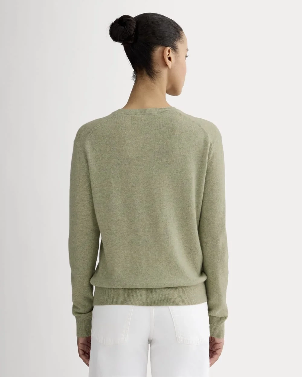 The Classic Crew in Cashmere | Light Heathered Moss (3)