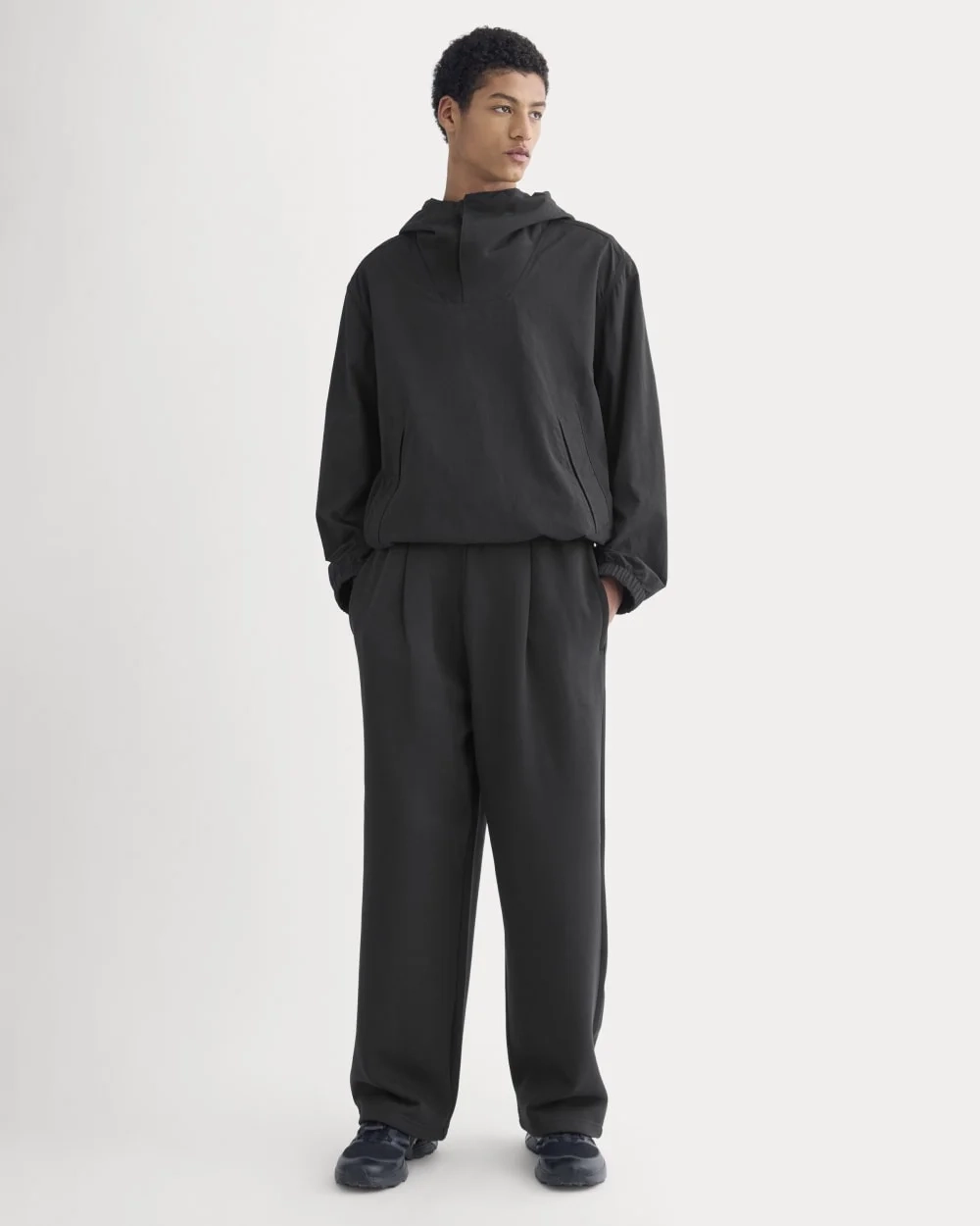 Luxe Fleece Pleated Sweatpant | Black (5)
