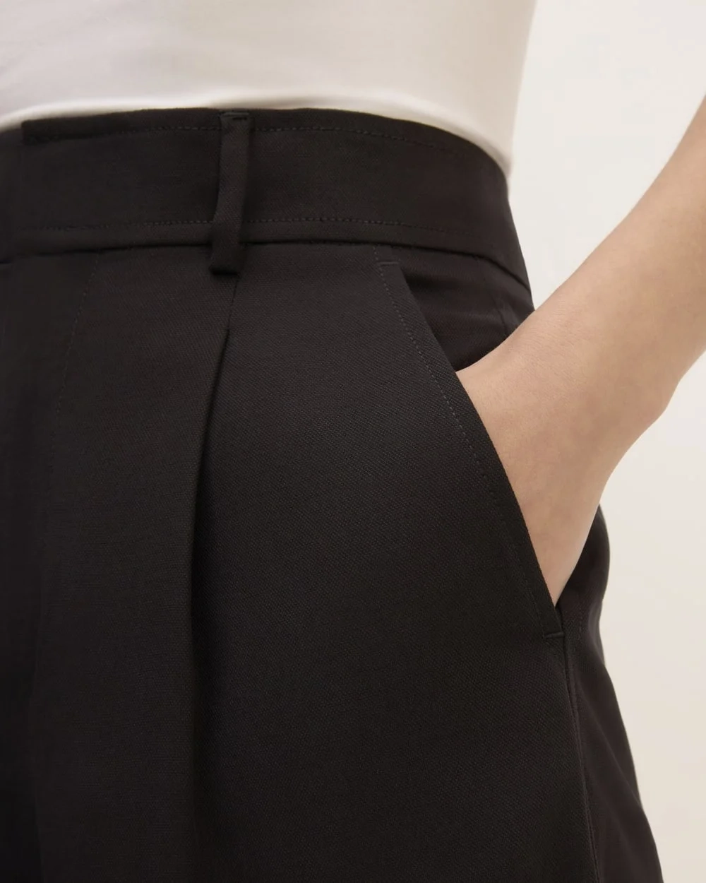 The Way-High® Drape Short | Black (4)