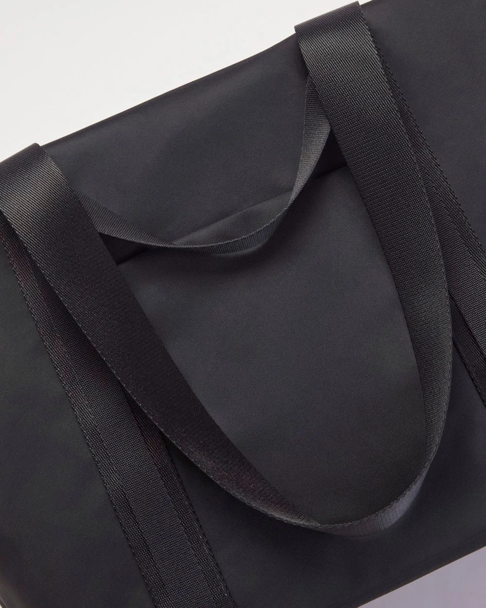 The Recycled Nylon Tote | Black (8)