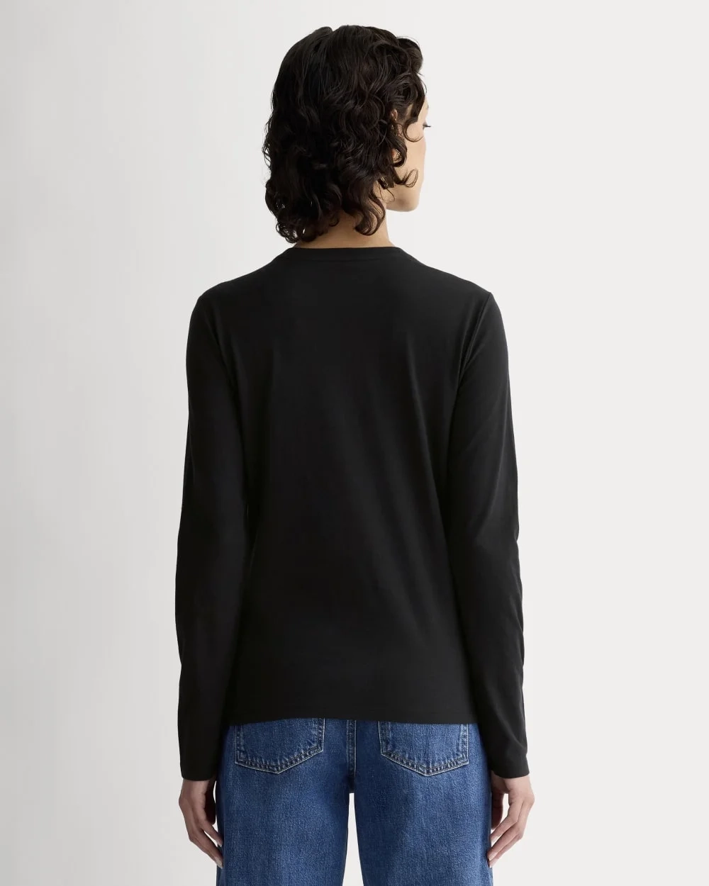 The Slim Long-Sleeve Crew in Essential Cotton | Black (4)