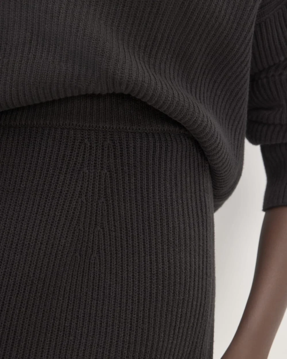 The Organic Cotton Sweater Midi Skirt | Black (4)