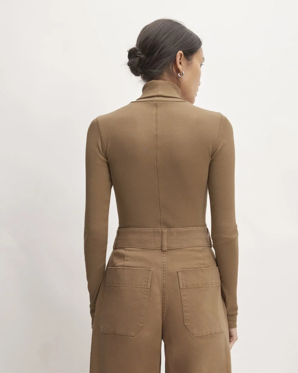 The Luxe Rib Turtleneck | Toasted Coconut (3)