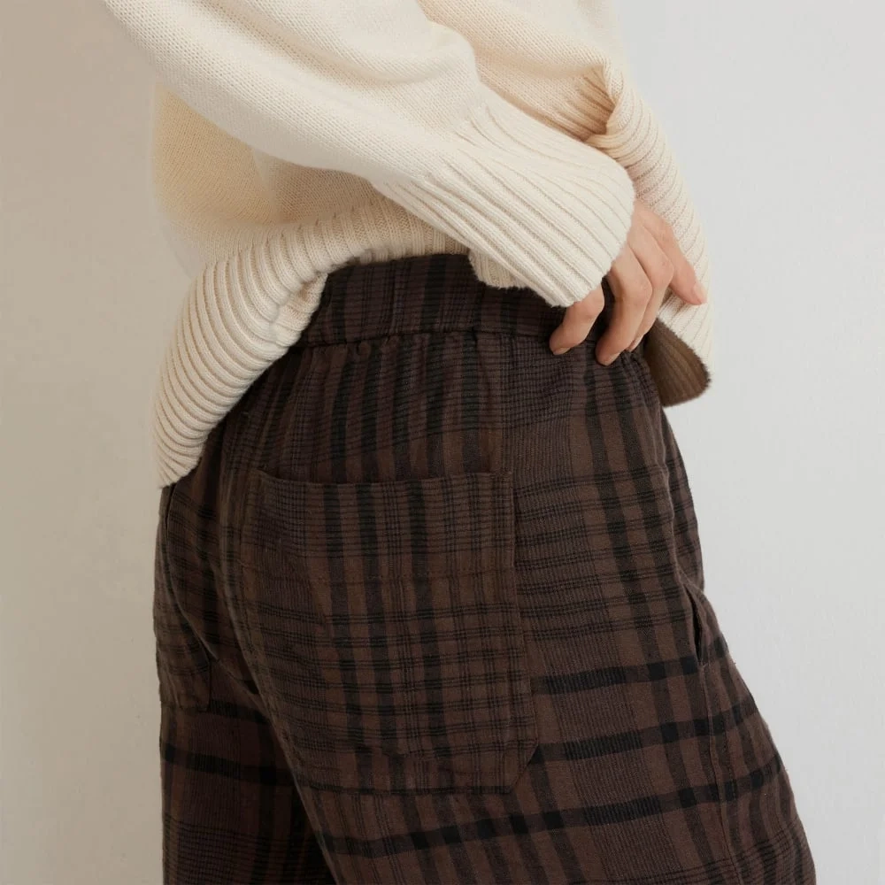 The Linen Pull-On Barrel Pant | Chocolate Brown / Black (4)